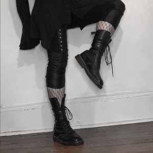 VINTAGE DR MARTENS 14 EYELETS